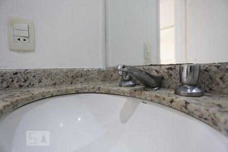 Banheiro de apartamento para alugar com 2 quartos, 84m² em Cidade São Francisco, São Paulo