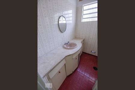 Banheiro de casa à venda com 3 quartos, 100m² em Vila Romana, São Paulo