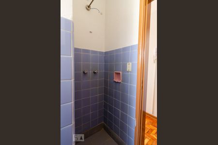 Banheiro de apartamento à venda com 1 quarto, 58m² em Centro, Campinas