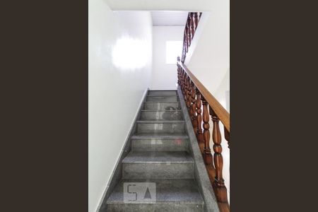 escada de acesso 2 andar de apartamento à venda com 3 quartos, 270m² em Penha de França, São Paulo
