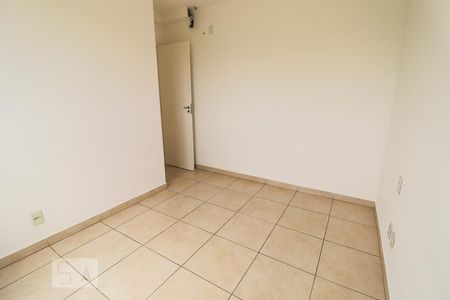 Quarto 2 de apartamento para alugar com 2 quartos, 47m² em Parque Oeste Industrial, Goiânia