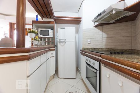 Cozinha de apartamento para alugar com 1 quarto, 52m² em Centro, Florianópolis