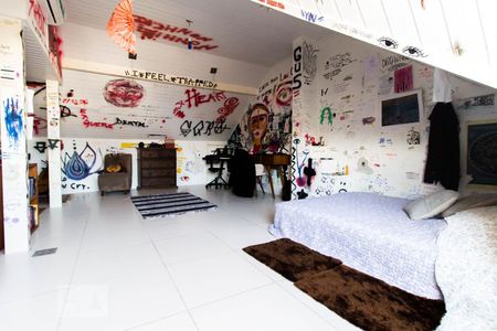 Casa à venda com 135m², 3 quartos e 1 vaga Casa à venda com 135m², 3 quartos e 1 vagaSótão