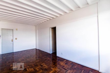 Sala de apartamento para alugar com 3 quartos, 80m² em Nova Suíssa, Belo Horizonte