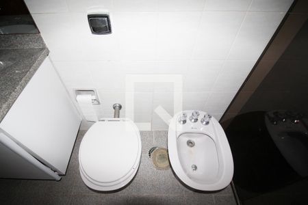 Apartamento para alugar com 360m², 4 quartos e 3 vagasBanheiro da Suíte 2