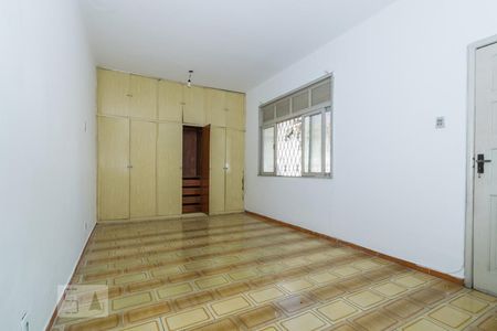 Casa à venda com 250m², 4 quartos e 3 vagasQuarto - casa dos fundos