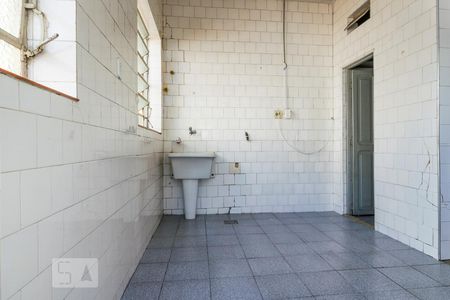 Casa à venda com 250m², 4 quartos e 3 vagasÁrea de serviço - casa dos fundos