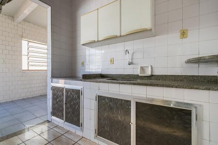 Casa à venda com 250m², 4 quartos e 3 vagasCozinha - casa dos fundos