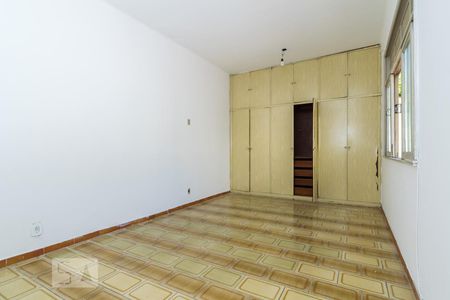 Casa à venda com 250m², 4 quartos e 3 vagasQuarto - casa dos fundos