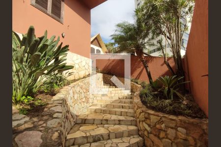 Casa à venda com 350m², 4 quartos e 4 vagas