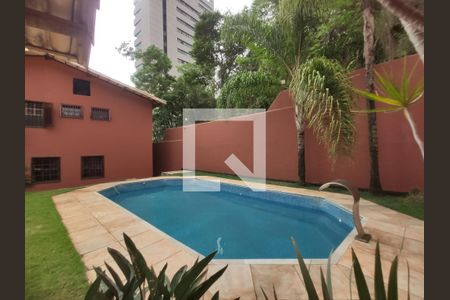 Casa à venda com 350m², 4 quartos e 4 vagas