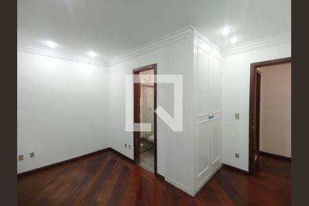 Casa à venda com 350m², 4 quartos e 4 vagas