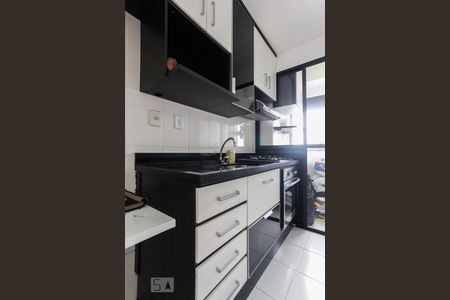 Cozinha de apartamento para alugar com 2 quartos, 55m² em Portal dos Gramados, Guarulhos