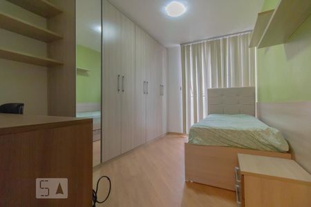 Apartamento à venda com 74m², 2 quartos e 1 vagaQuarto 2