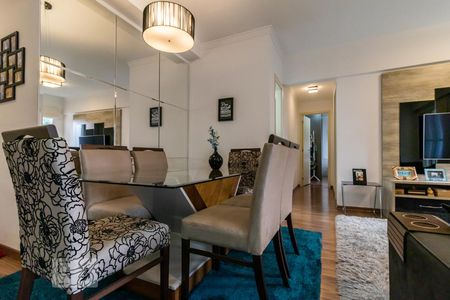 Sala de apartamento para alugar com 2 quartos, 73m² em Jardim Tupanci, Barueri
