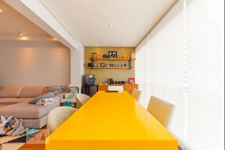 Sala de apartamento à venda com 2 quartos, 85m² em Pinheiros, São Paulo