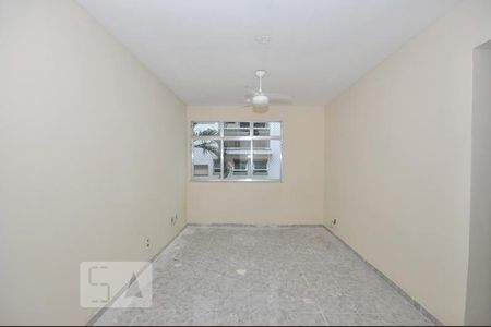 Apartamento à venda com 72m², 3 quartos e 1 vaga Apartamento à venda com 72m², 3 quartos e 1 vagaSala