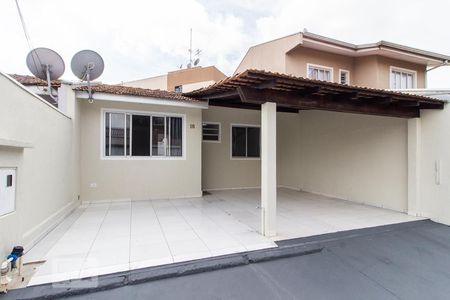 Casa de condomínio para alugar com 62m², 2 quartos e 3 vagas Casa de condomínio para alugar com 62m², 2 quartos e 3 vagasFachada