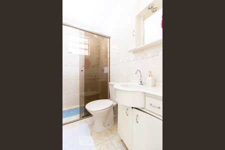 Banheiro de casa de condomínio para alugar com 2 quartos, 62m² em Cidade Industrial, Curitiba