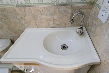 Banheiro de apartamento para alugar com 2 quartos, 48m² em Pechincha, Rio de Janeiro