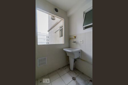 Área de serviço de apartamento para alugar com 3 quartos, 62m² em Vila Endres, Guarulhos