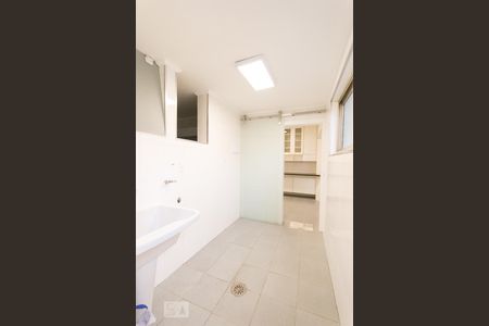 Apartamento à venda com 130m², 3 quartos e 1 vagaÁrea de serviço 