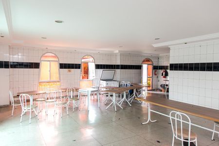 Apartamento para alugar com 72m², 2 quartos e 1 vagaÁrea comum - Salão de festas