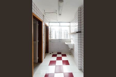 Apartamento à venda com 126m², 3 quartos e 1 vagaÁrea de serviço