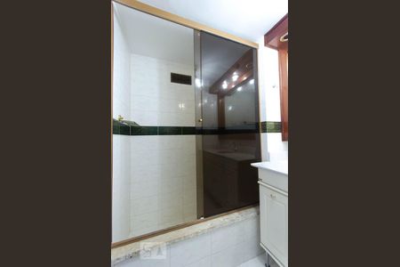 Apartamento à venda com 126m², 3 quartos e 1 vagaBanheiro da suite