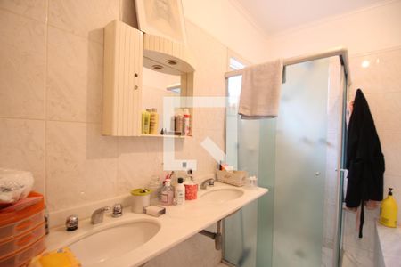 Casa para alugar com 210m², 4 quartos e 3 vagasBanheiro 1