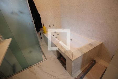 Casa para alugar com 210m², 4 quartos e 3 vagasBanheiro 1