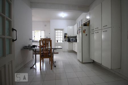 Cozinha de casa para alugar com 4 quartos, 210m² em Lar São Paulo, São Paulo
