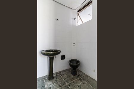 Banheiro 1 de casa para alugar com 2 quartos, 70m² em Vila Pompéia, São Paulo