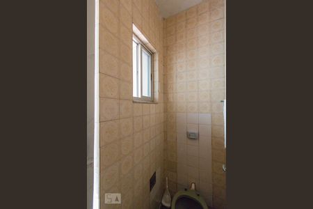 Casa à venda com 75m², 2 quartos e sem vagaBanheiro de Serviço