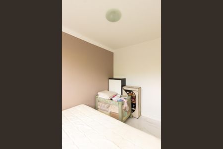 Quarto 2 de apartamento para alugar com 2 quartos, 50m² em Uberaba, Curitiba
