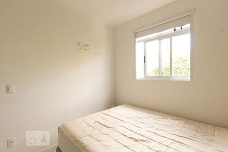 Quarto 2 de apartamento para alugar com 2 quartos, 50m² em Uberaba, Curitiba