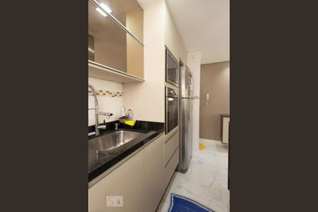 Cozinha de apartamento para alugar com 2 quartos, 50m² em Uberaba, Curitiba