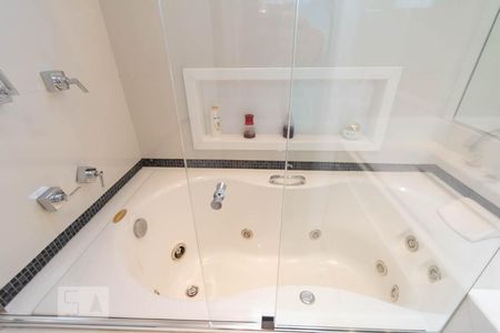 Apartamento para alugar com 135m², 3 quartos e 2 vagasBanheiro Suíte Master