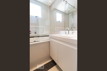 Apartamento para alugar com 135m², 3 quartos e 2 vagasBanheiro Suíte Master