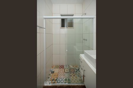 Banheiro de apartamento para alugar com 2 quartos, 66m² em Sampaio, Rio de Janeiro