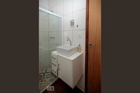 Banheiro de apartamento para alugar com 2 quartos, 66m² em Sampaio, Rio de Janeiro