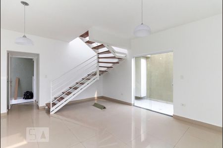 Sala de casa de condomínio para alugar com 3 quartos, 114m² em Vila Moinho Velho, São Paulo