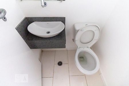 Lavabo de casa de condomínio para alugar com 3 quartos, 114m² em Vila Moinho Velho, São Paulo