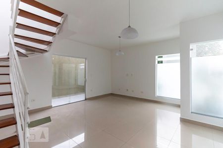 Sala de casa de condomínio para alugar com 3 quartos, 114m² em Vila Moinho Velho, São Paulo