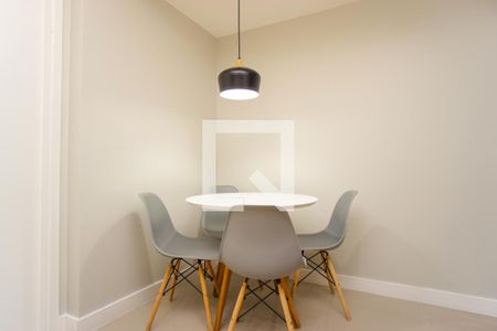 Sala de apartamento para alugar com 2 quartos, 80m² em Barra da Tijuca, Rio de Janeiro
