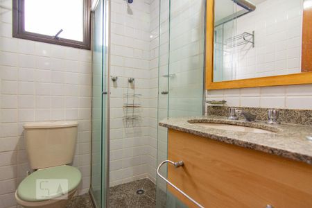 banheiro de apartamento para alugar com 1 quarto, 42m² em Bela Vista, São Paulo