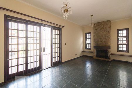 Sala com lareira de casa à venda com 2 quartos, 320m² em Chácara Santo Antônio (zona Leste), São Paulo