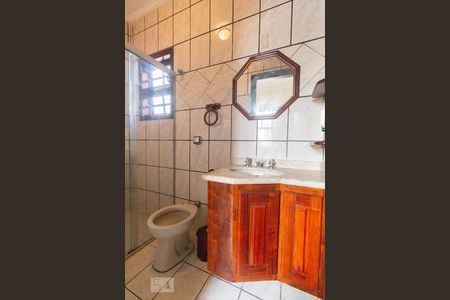 Casa à venda com 320m², 2 quartos e 1 vagaBanheiro da suíte 1