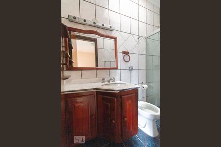 Casa à venda com 320m², 2 quartos e 1 vagaBanheiro da suíte 2