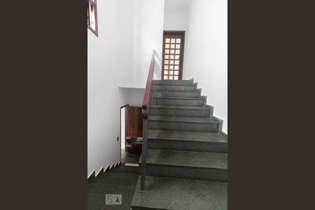 Casa à venda com 320m², 2 quartos e 1 vagaEntrada da casa